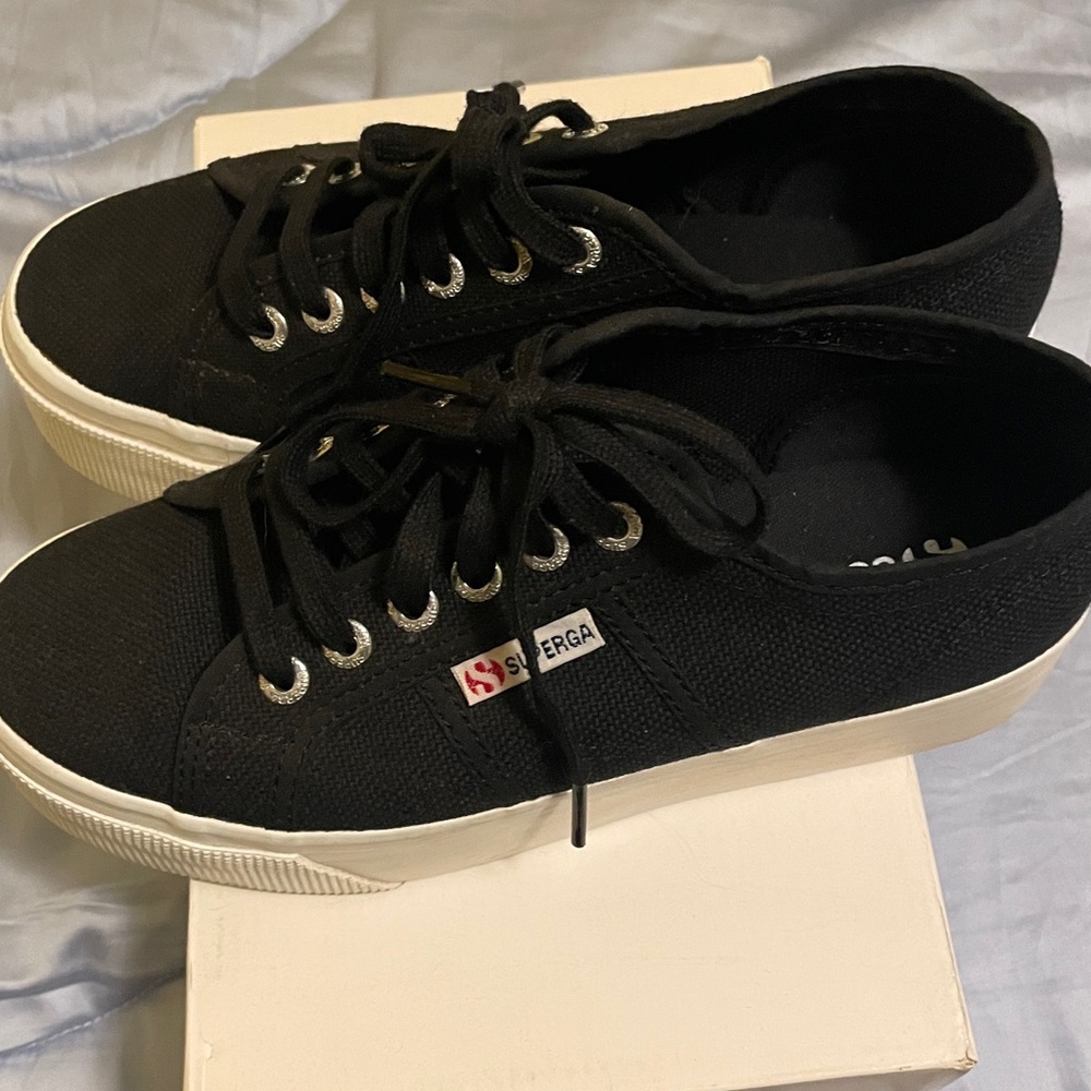 Up your game this fall with brand new Superga Classic Black Sneakers (worn once) - Picture 2 of 5
